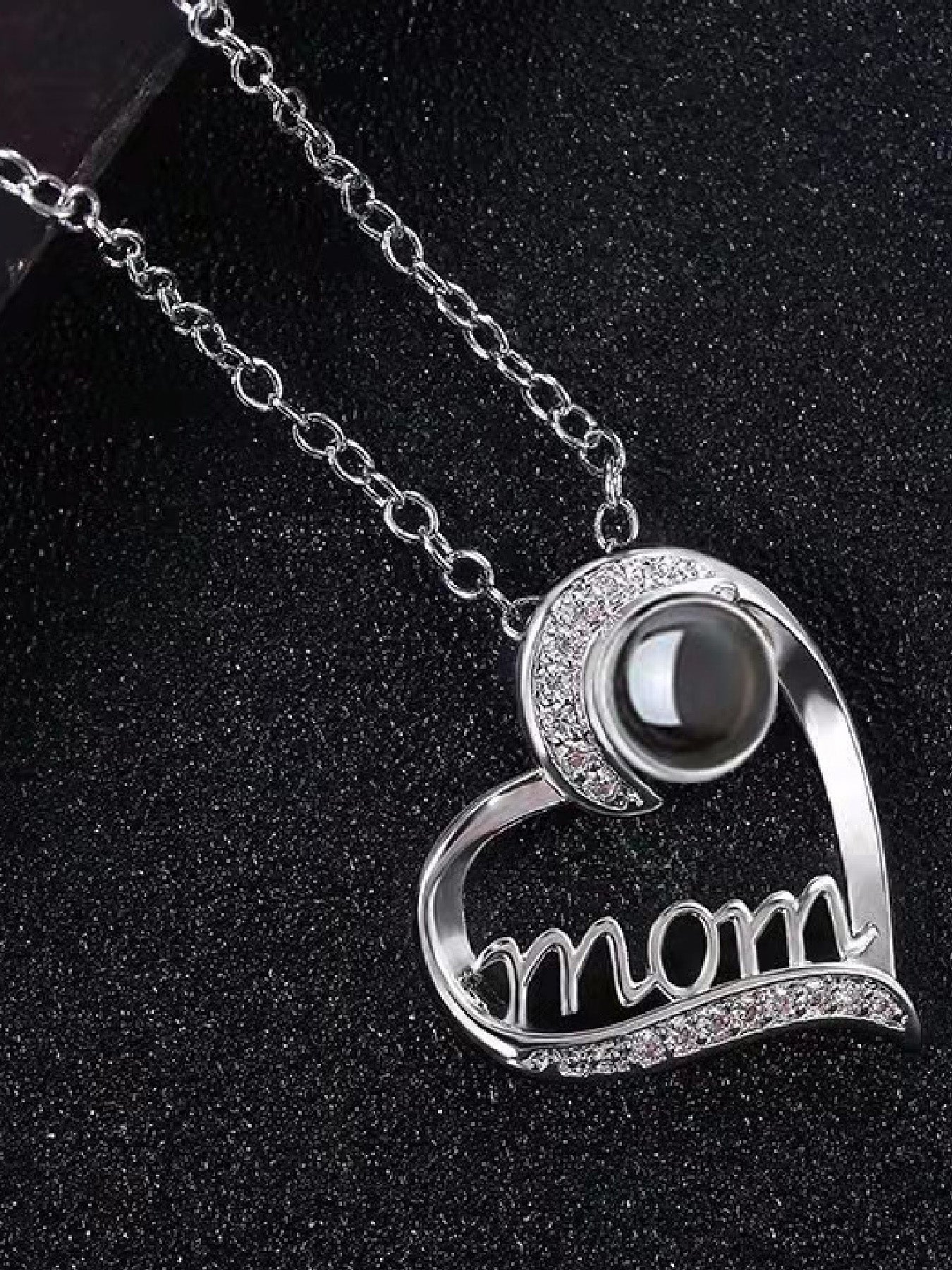 Heart-shaped projection necklace in one hundred languages with double-door exquisite rose gift box, women's mother necklace, Mother's Day gift, holiday gift for mother and grandmother, anniversary gift, gift for wife, Mother's Day gift for mother, birth